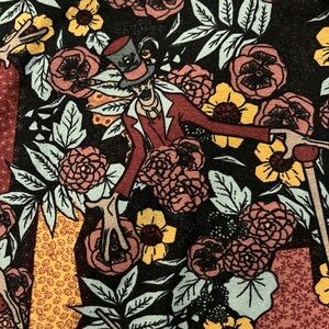 Disney print tall and curvy leggings